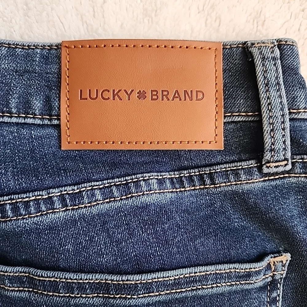 Lucky Brand Denim Lolita Boot Cut Low Rise Dark Wash Jeans Size 28/6 Ankle Short